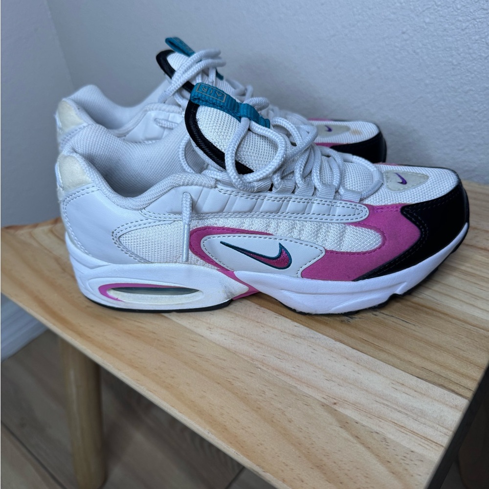 Nike Air Max White and Pink Athletic Shoes